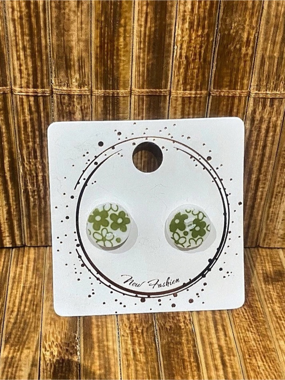 Green & White Floral Stud Earrings NWT